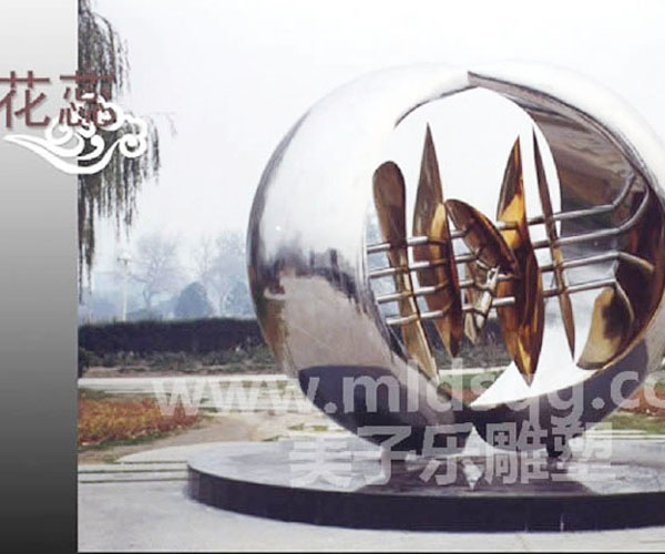 ���е���